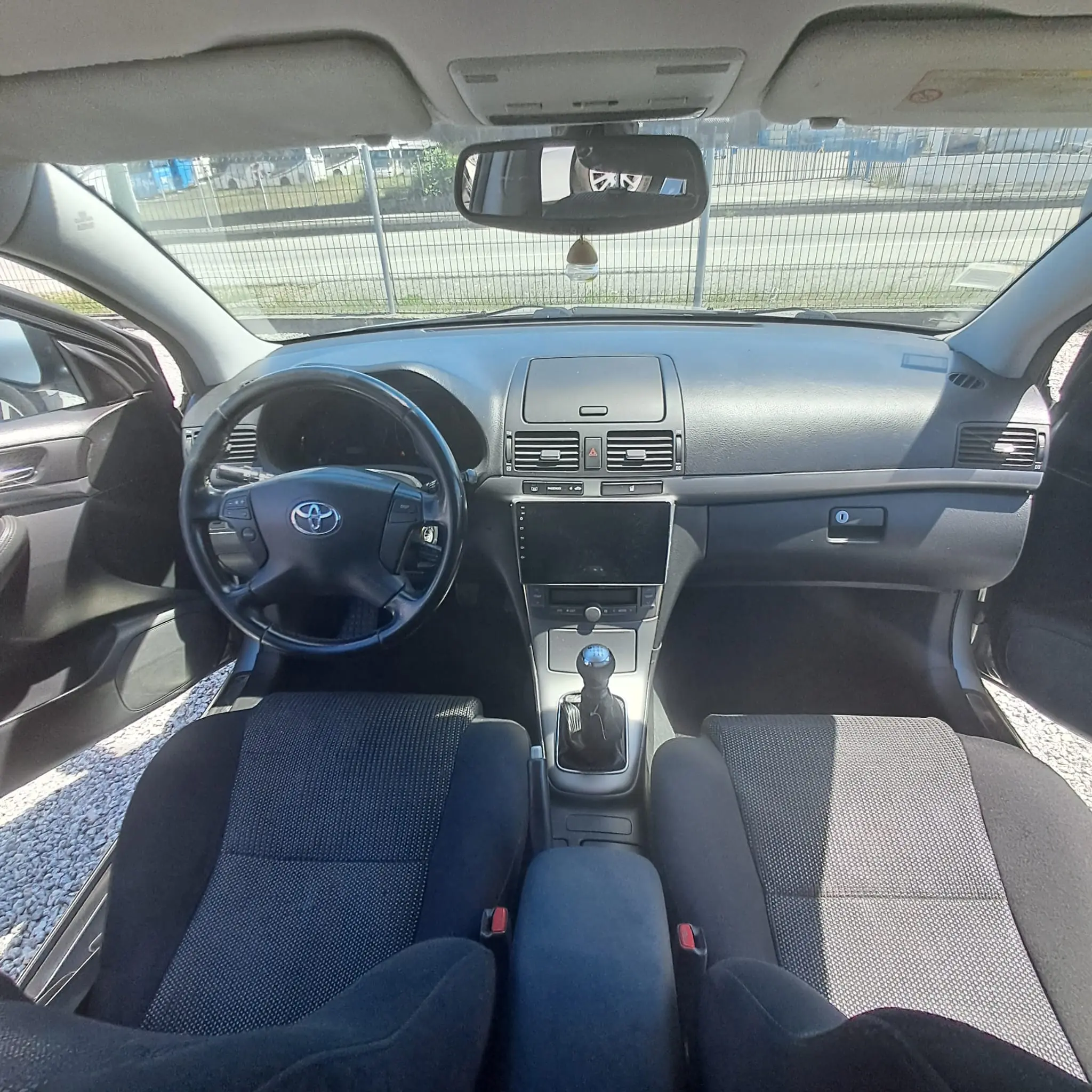 Toyota Avensis 2.0 D-4D — foto 6
