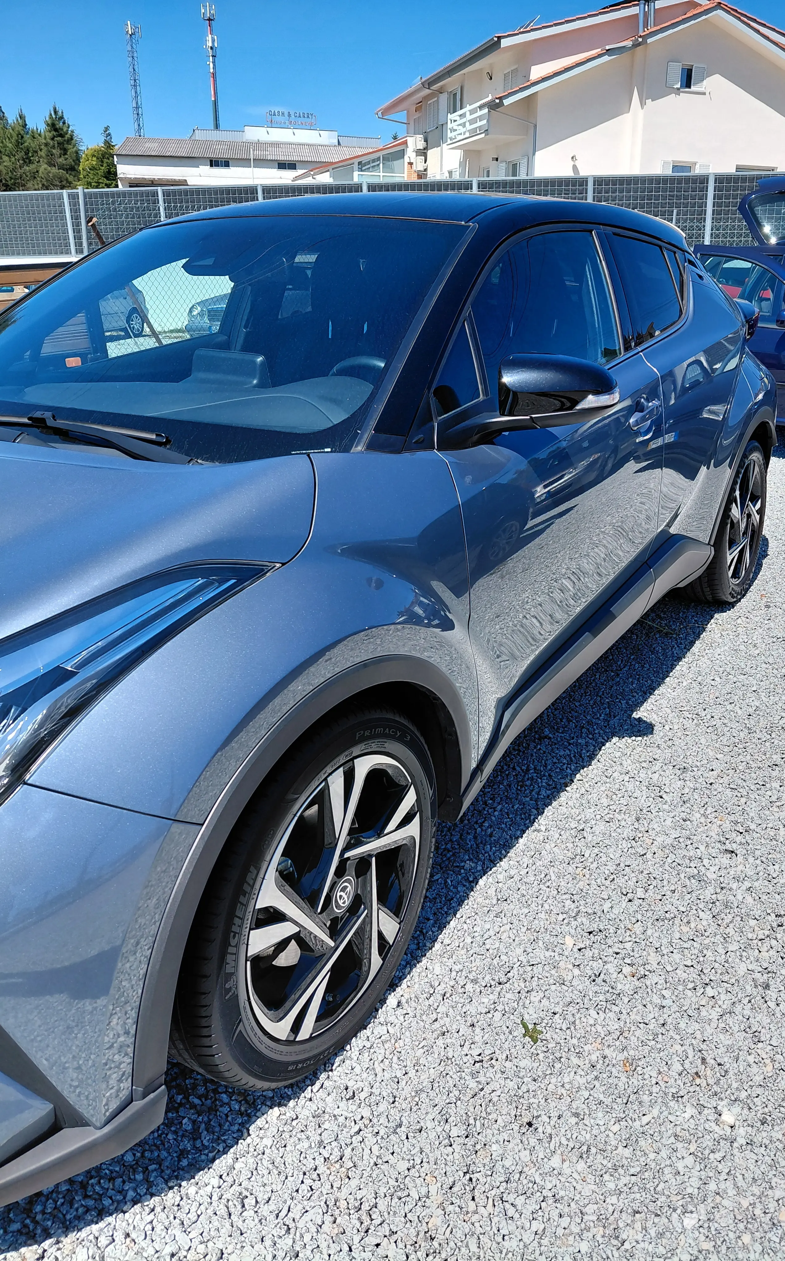 Toyota C-HR Hybrid 2022 — foto 2